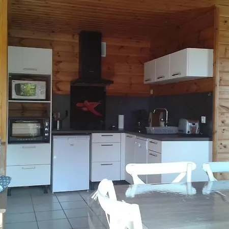Chalet T2 Cabine Independant En Rez-de-chaussee D'un Chalet *